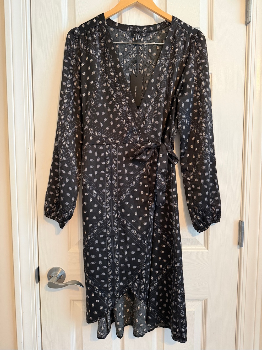 Vero Moda Black Paisley Long Sleeve Wrap Dress Size M